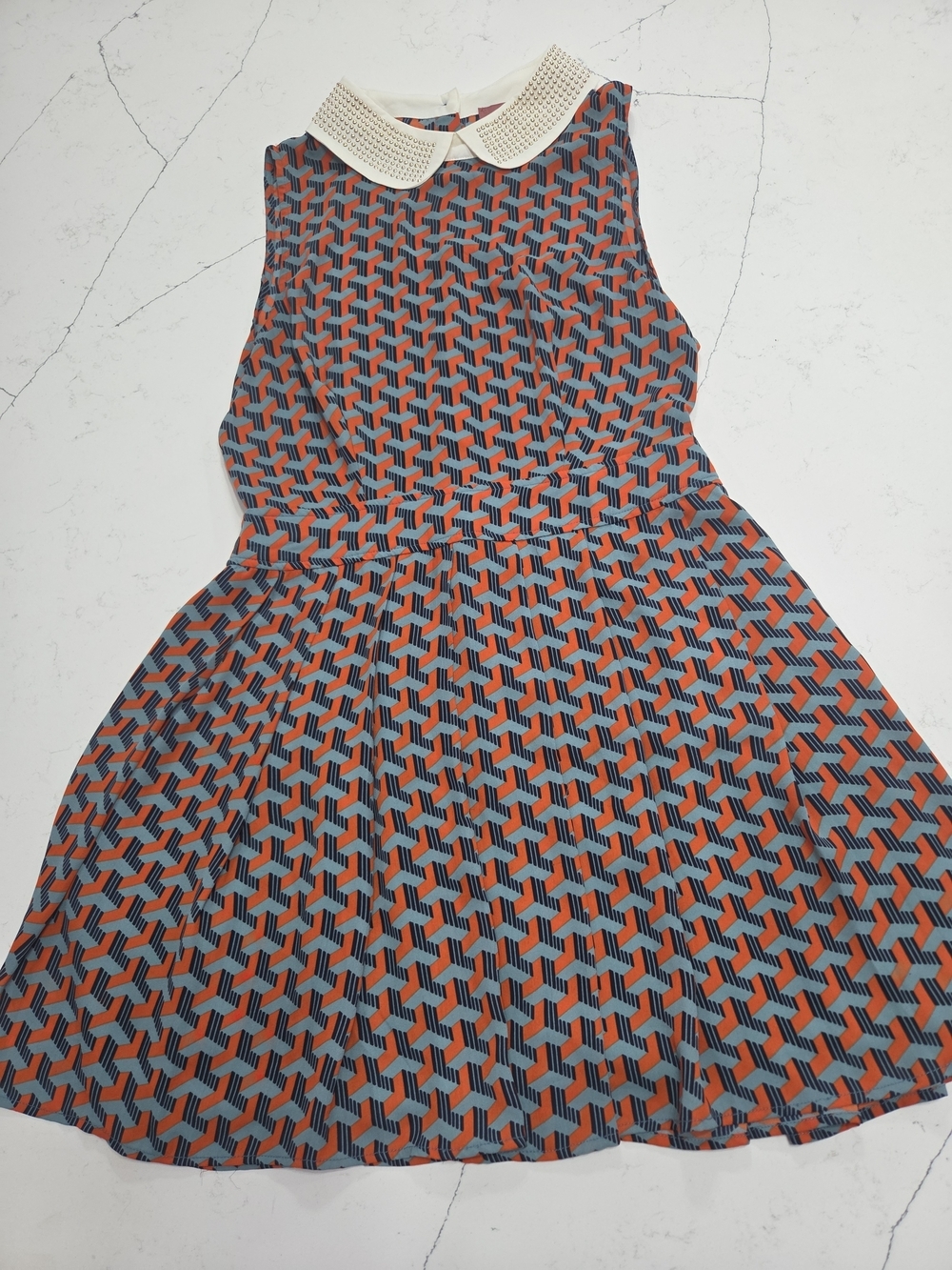 Geo-Print Sleeveless Mini Dress with Contrast Peter Pan Collar - Rust & Blue SzM - Picture 3 of 11